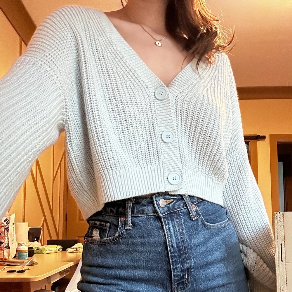 sweater - Picture 3 of 5